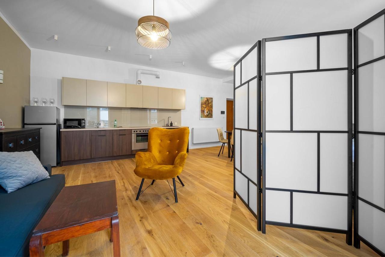 Piekna Yellow Studio Варшава Экстерьер фото